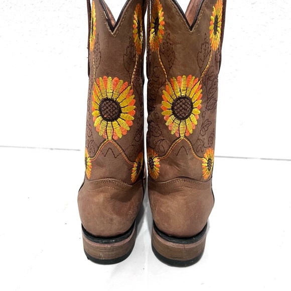 Brown Cowboy Boots with Sunflower Embroidery 5.5 - Picture 11 of 11